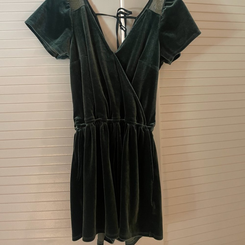 Green Velvet Abercrombie Romper - Picture 4 of 4